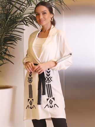 Etnik Desenli Beyaz  Kadın Uzun Ceket 18581-2Y2