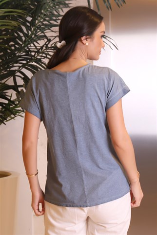 Önü Pul İşlemeli Geniş Yaka İndigo Renk Kadın T-shirt 6121-2Y2