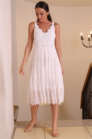 Güpür Desenli Askılı Beyaz Kadın Elbise 6130-2Y2