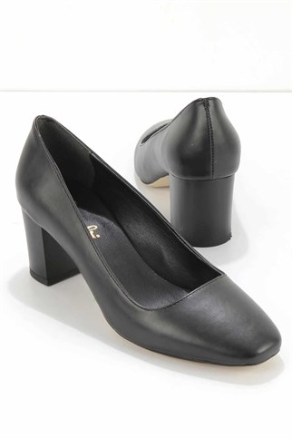 Kadın Siyah  Klasik Topuklu Ayakkabı K01138000209-2Y2